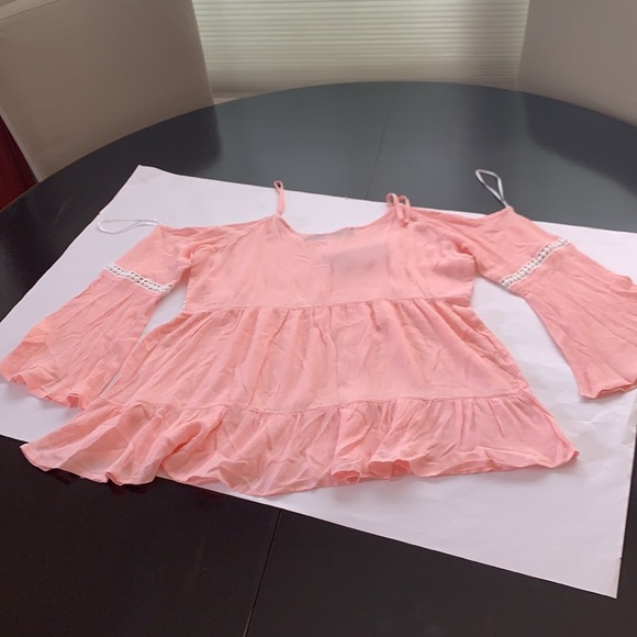 NWT francesca’s Blue Rain Cold Shoulder Blouse - Picture 6 of 6